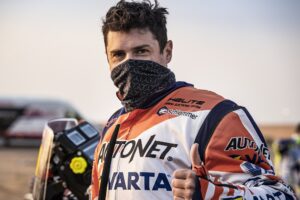 Emanuel Gyenes inainte de startul in etapa 6 Dakar 2021 RallyZone