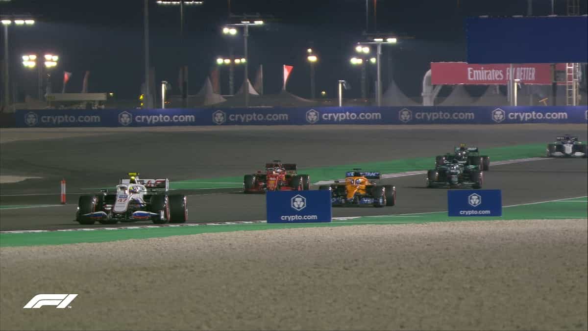 Hamilton va ocupa primul pole position în Marele Premiu al Qatarului sub luminile de la Losail