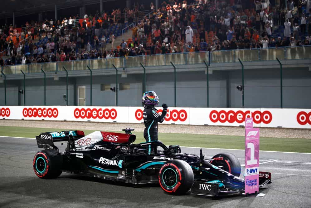 Hamilton va ocupa primul pole position în Marele Premiu al Qatarului sub luminile de la Losail