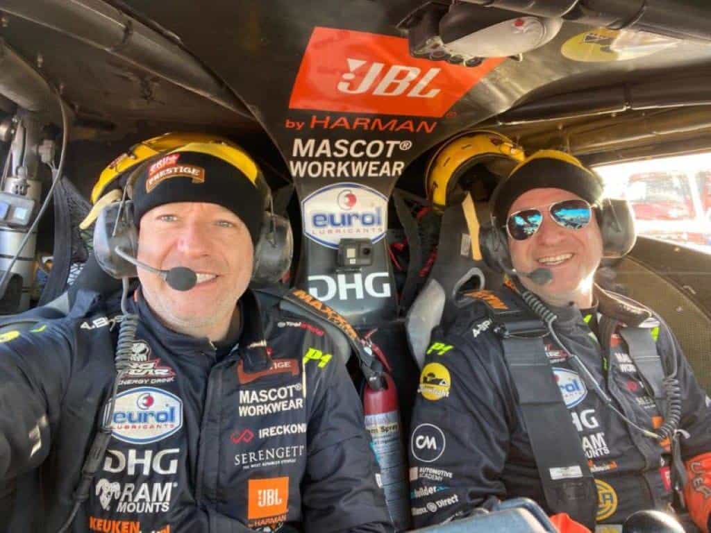 GP24 Inside: Dakar, Tim și Tom Coronel termină înainte de întuneric, în ciuda problemelor cu roțile (Video)