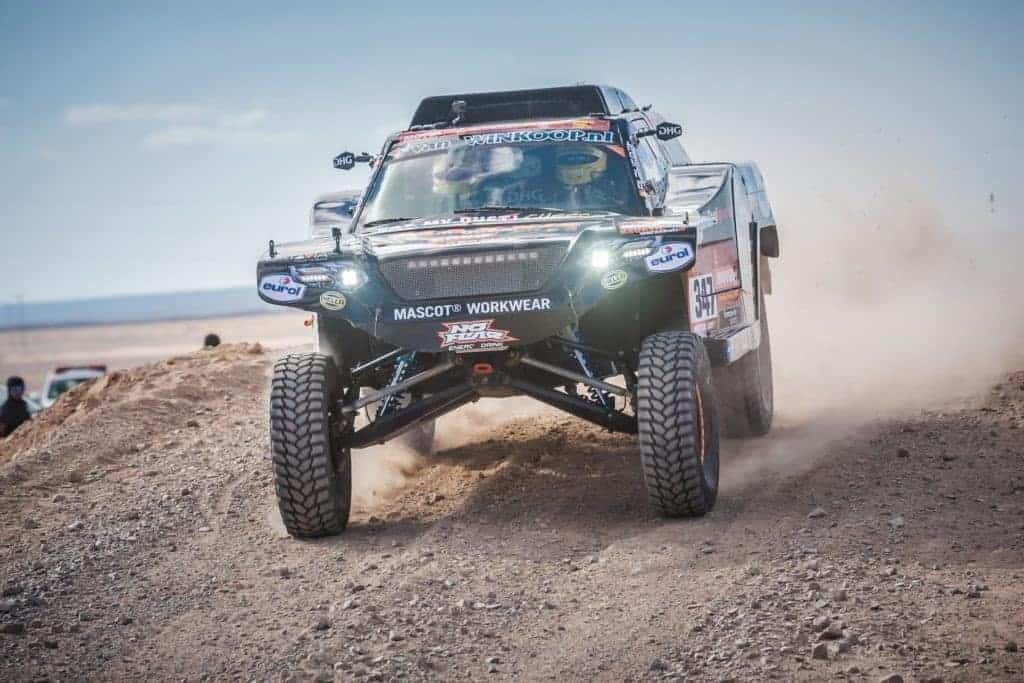 Dakar 2020: Tim and Tom Coronel își folosesc experiența pentru a termina etapa a patra (Video)
