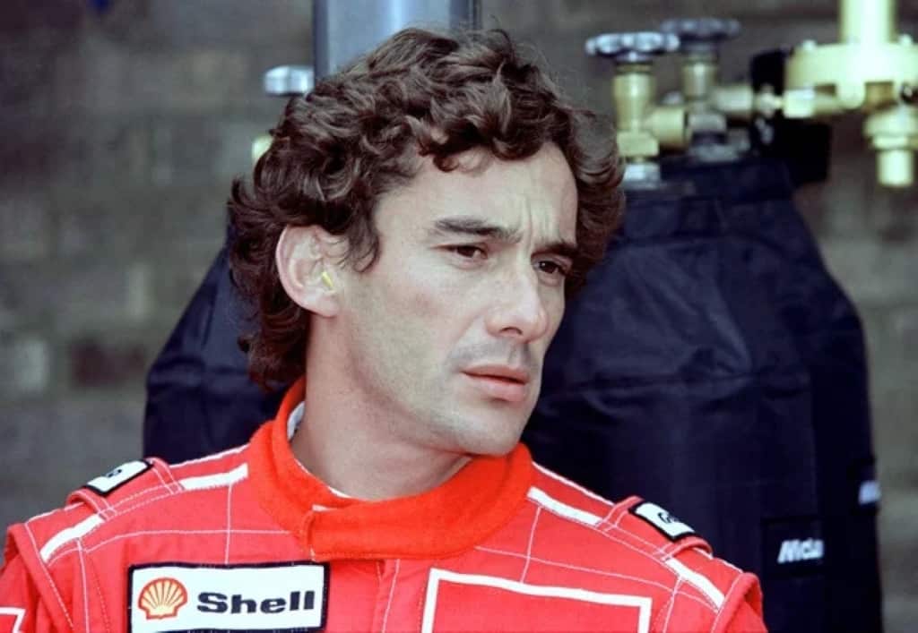 Omagiu, Senna
