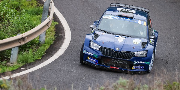 Solans preia conducerea ERC Rally Islas Canarias, dar starea anvelopelor îl îngrijorează