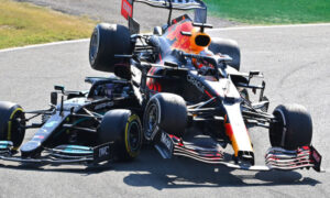 Hamilton spune că halo-ul „mi-a salvat gâtul” la Monza şi vorbeşte despre penaizarea lui Verstappen