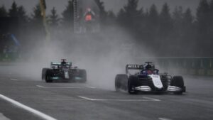 Wolff spune că Mercedes trebuie să îl „condiționeze și calibreze” pe Russell pentru a evita repetarea unei situaţii Rosberg vs Hamilton