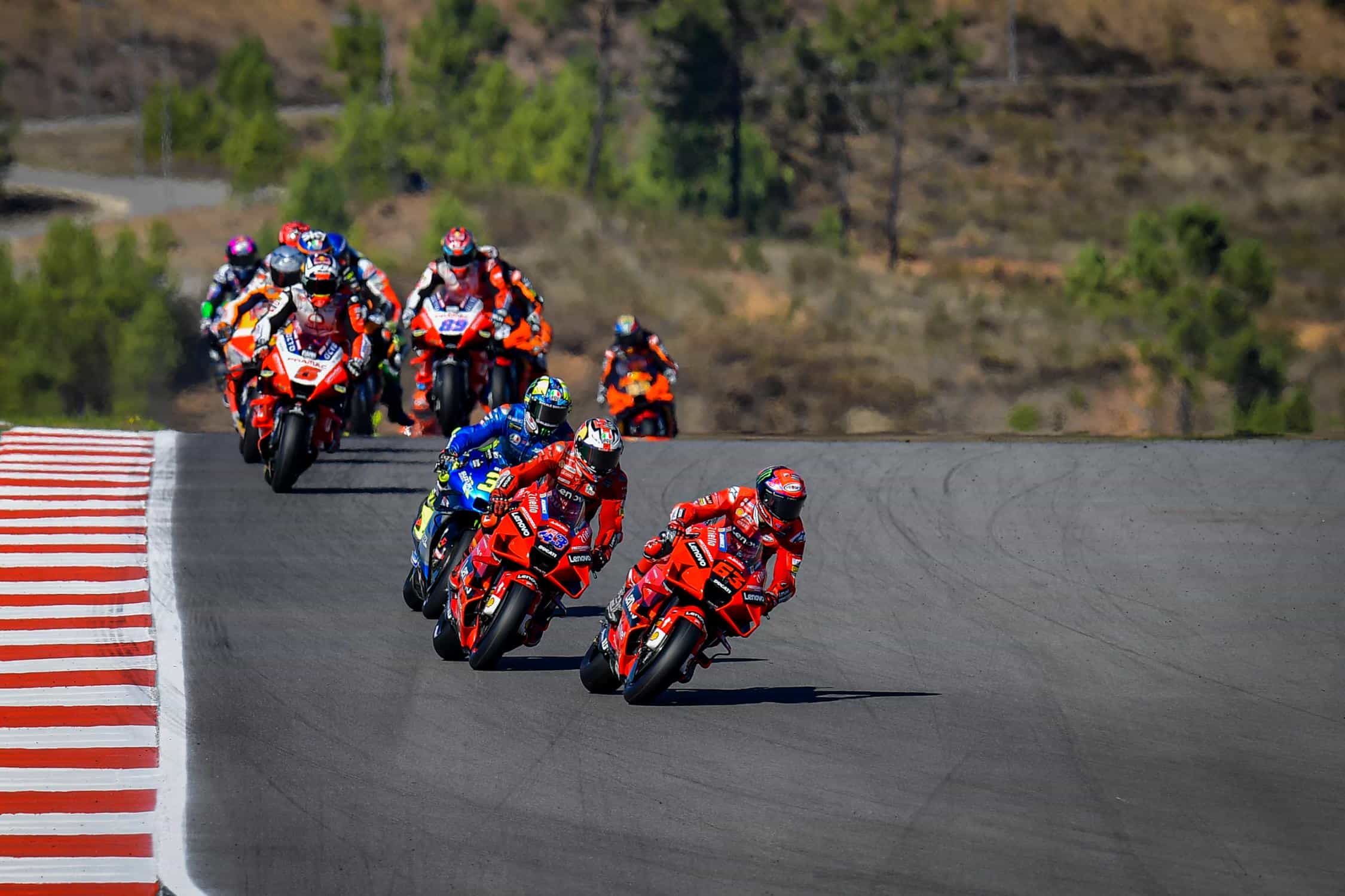Bagnaia obţine coroana Campionatului Constructorilor pentru Ducati în cursa cu steag roșu