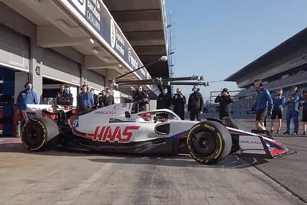 Noua mașină Haas F1 debutează pe pistă la Barcelona