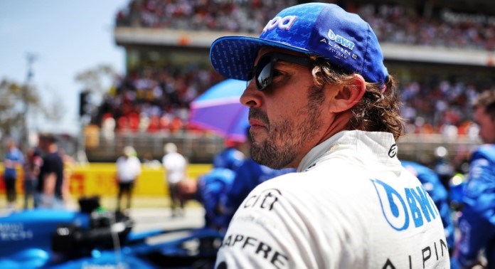 Alonso nu-și cere scuze pentru că a criticat FIA.
