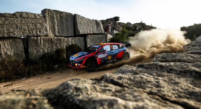 WRC Sardinia: Tanak îl conduce pe Craig Breen, în timp ce Thierry Neuville se retrage.