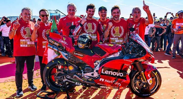 Francesco Bagnaia își adjudecă titlul MotoGP din 2022 la Valencia.