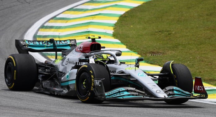 F1 Abu Dhabi: Hamilton conduce Mercedes 1-2 în prima sesiune de antrenamente